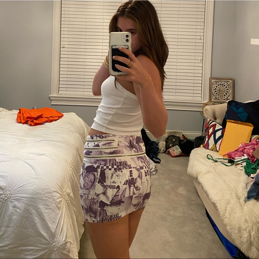 vintage y2k low rise mini skirt graphic
